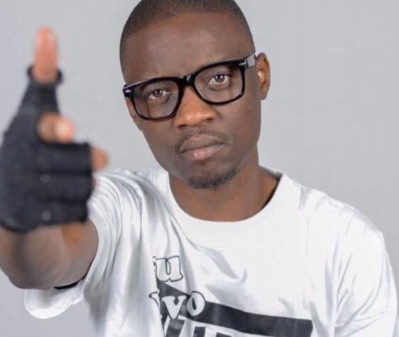 Kloro Killa pronto para o show "Revolução Cultural"