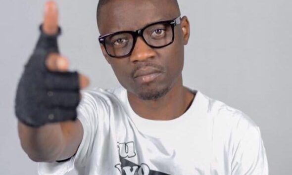 Kloro Killa pronto para o show "Revolução Cultural"