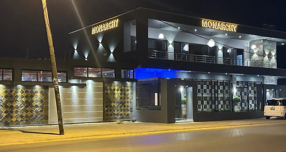 Monarch - O Restaurante e Bar que dá brilho aos Bairros de Intaka e Boquisso